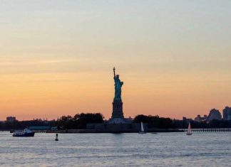 On Being a Jewish New Yorker by Molly Voit - Photo by Elise Anstey