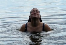 Just Let Me Breathe by Elle Rosenfeld - Photo by Zoe Oppenheimer