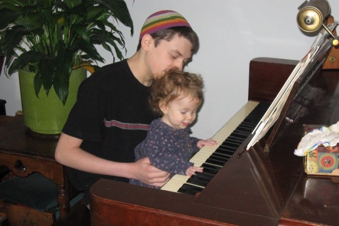 Speaking through the music by Tova Weiss