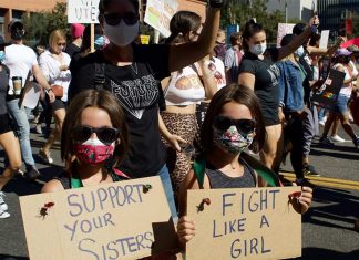 Why Are Women Still Absent from History Curricula? by Adina Gerwin - photo by Danielle Deculus