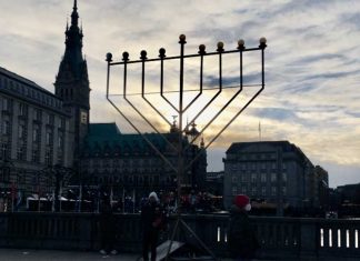 Rethinking Religion While Living Abroad by Adina Gerwin - Photo by Hannah Rubenstein